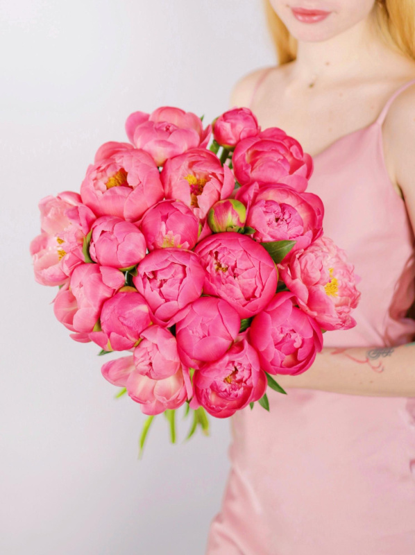 БУКЕТ ИЗ 19 ПИОНОВ БУКЕТ ИЗ 19 ПИОНОВ