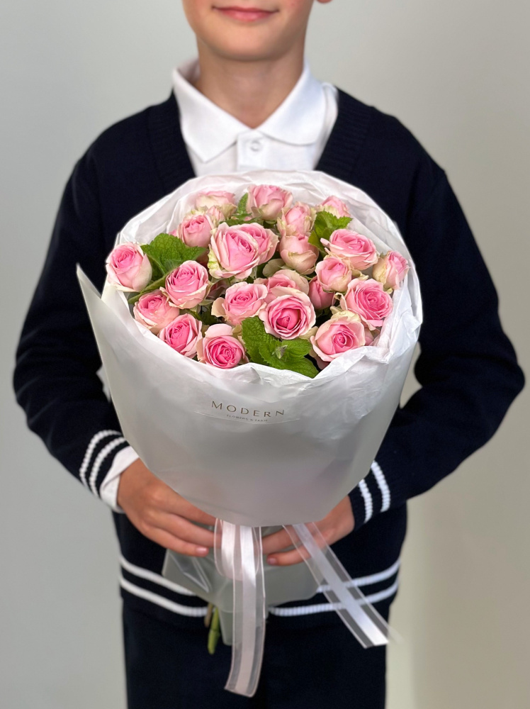 НЕЖНЫЙ БУКЕТ С КУСТОВОЙ РОЗОЙ И МЯТОЙ НЕЖНЫЙ БУКЕТ С КУСТОВОЙ РОЗОЙ И МЯТОЙ