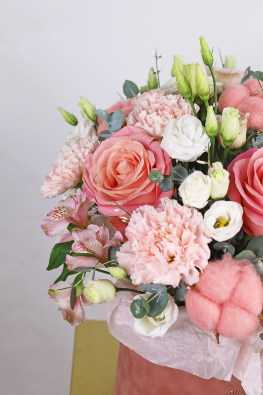 НЕЖНАЯ КОМПОЗИЦИЯ В БАРХАТНОЙ КОРОБКЕ С РОЗОЙ