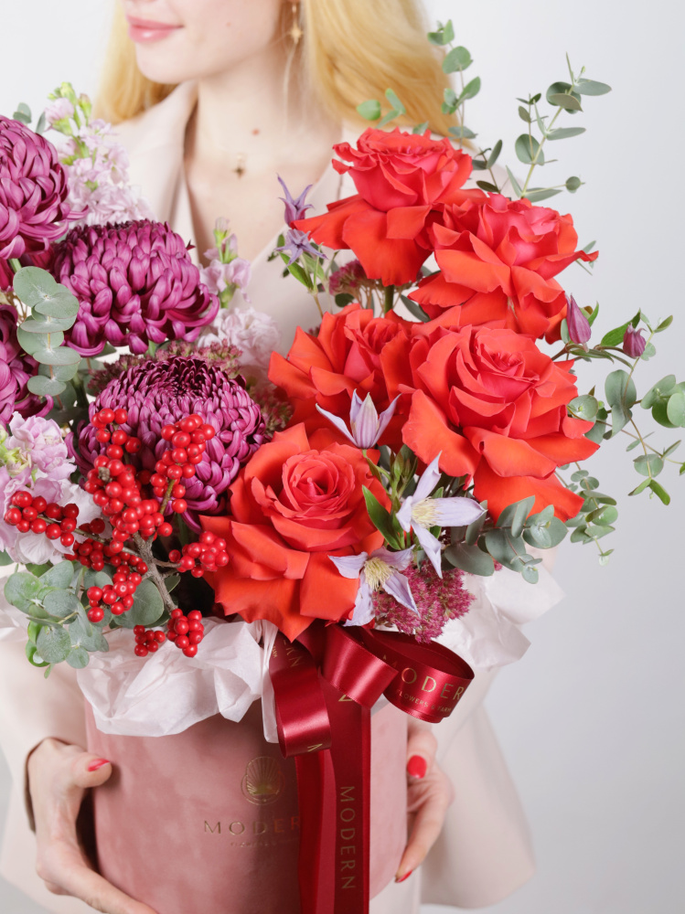 ТОРЖЕСТВЕННАЯ КОМПОЗИЦИЯ ИЗ СТОЙКИХ ЦВЕТОВ