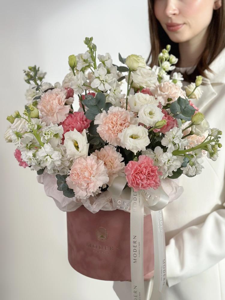 АРОМАТНАЯ МАТТИОЛА, ЭУСТОМА, ЭВКАЛИПТ В БОЛЬШОЙ БАРХАТНОЙ КОРОБКЕ