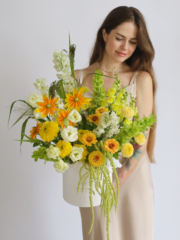 ТОРЖЕСТВЕННАЯ ЛЕТНЯЯ КОМПОЗИЦИЯ ИЗ ФЕРМЕРСКИХ ЦВЕТОВ ТОРЖЕСТВЕННАЯ ЛЕТНЯЯ КОМПОЗИЦИЯ ИЗ ФЕРМЕРСКИХ ЦВЕТОВ