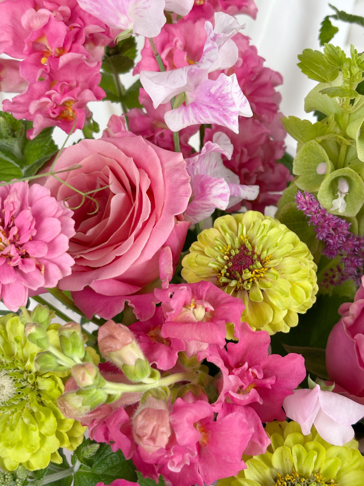 СОЧНАЯ КОМПОЗИЦИЯ В ШЛЯПНОЙ КОРОБКЕ С РОЗОЙ И ДУШИСТЫМ ГОРОШКОМ СОЧНАЯ КОМПОЗИЦИЯ В ШЛЯПНОЙ КОРОБКЕ С РОЗОЙ И ДУШИСТЫМ ГОРОШКОМ