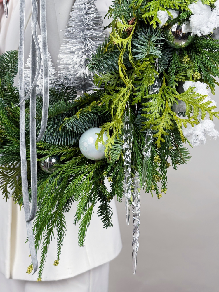 НОВОГОДНИЙ ВЕНОК С СОСУЛЬКАМИ