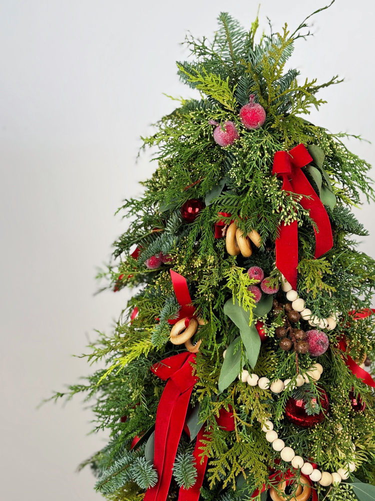 НОВОГОДНЯЯ ЕЛКА ИЗ ХВОИ В РУССКОМ СТИЛЕ